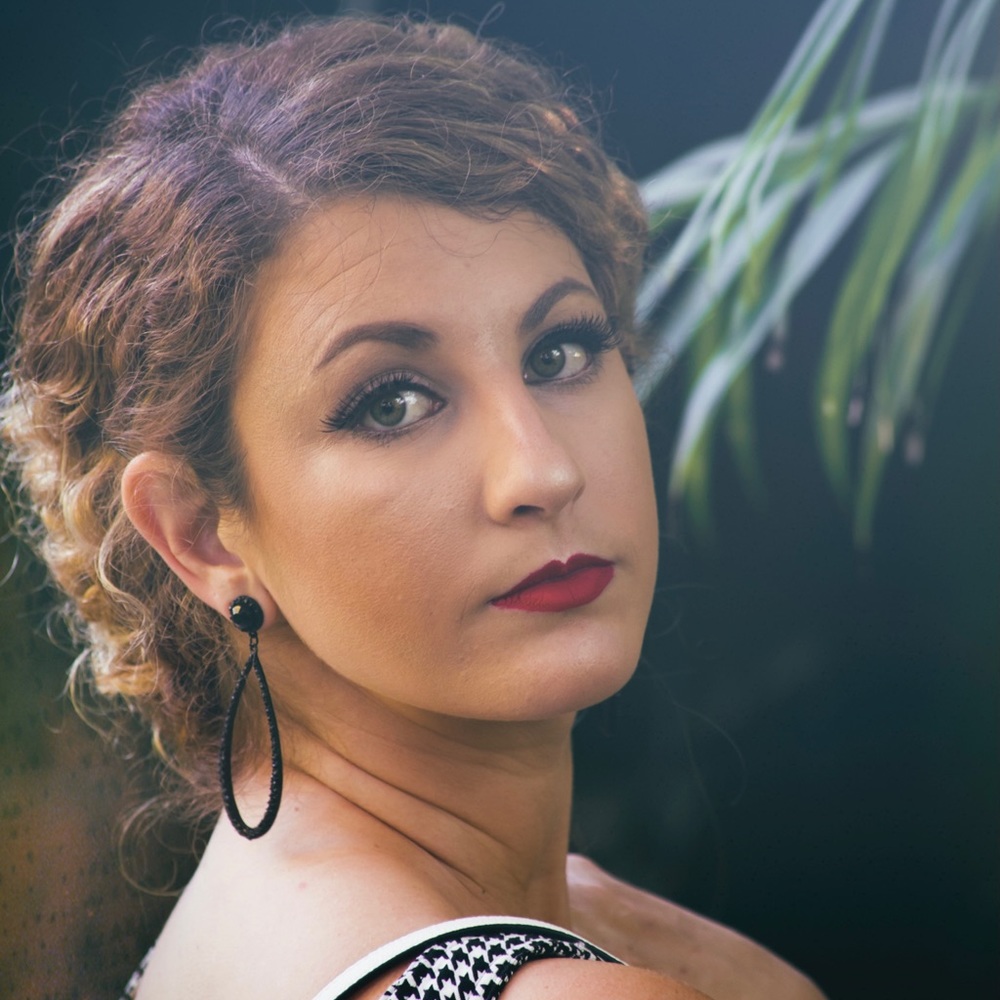 Meet your Posher, Isabella